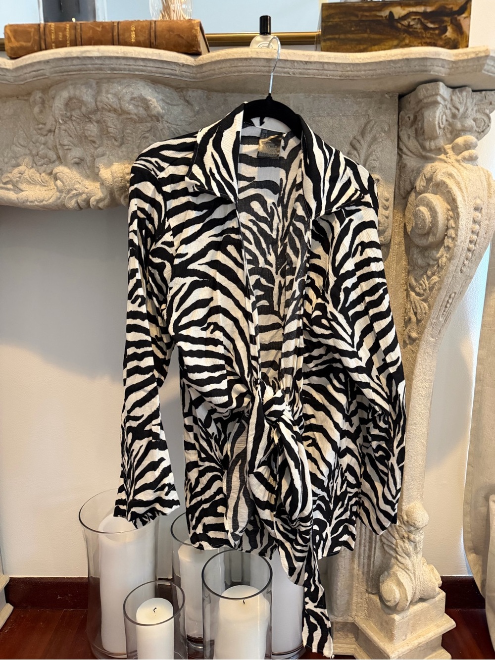 H&M Zebra-Print Tie Front cover up - Black & White